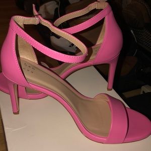 Women’s pink heel